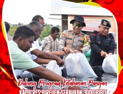 Kapolres Bireuen AKBP Jatmiko, S.H., M., H. Menyerahkan Dan Menebar 3.000.Bibit Ikan Bila Pada Kelompok POKDAKAN. 
