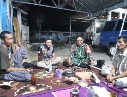 Babinsa Simo Laksanakan Komsos Dan Patroli Di Wilayah Binaannya