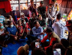Panglima TNI Dampingi Wapres RI Tinjau Posko Pengungsian Korban Erupsi Gunung Lewotobi Laki-Laki di NTT