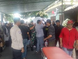 Turut Berduka Cita Kehilangan Warganya, Babinsa Kemlayan Takziah