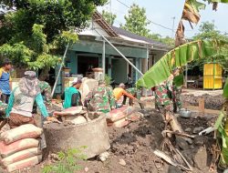 Danramil dan Anggota Bangun Jembatan Penghubung Antar Desa, Membuka Akses dan Mempererat Silaturahmi