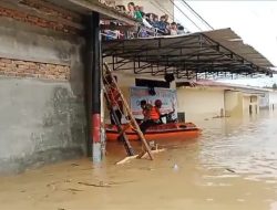 Kapolda Sumut Respon Cepat Kerahkan Personel Bantu Warga Terdampak Banjir di Sejumlah Titik