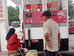 Dugaan Penjualan Pertalite dengan Jerigen oleh Oknum Pegawai SPBU Airjoman.