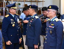 Pangkoops Udara I Hadiri Upacara Penganugerahan Bintang Swa Bhuwana Paksa Utama dan Penyematan Wing Penerbang Kehormatan TUDM