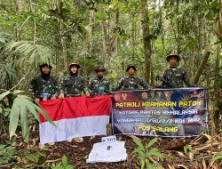 Pengawal Kedaulatan Perbatasan NKRI, Satgas Pamtas Yonarmed 11 Kostrad Laksanakan Patroli Patok*