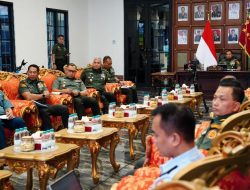 Panglima TNI Ikuti Rapat Virtual Bersama Presiden RI Bahas Pengendalian Inflasi dan Kebijakan Upah Minimum Tahun 2025