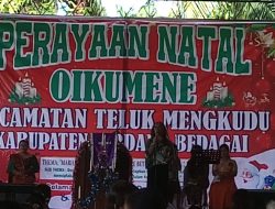 NATAL OIKUMENE TELUK MENGKUDU BERLANGSUNG KHIDMAT.