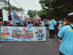 Kepedulian Babinsa Kemlayan, Amankan Gerak Jalan Sehat