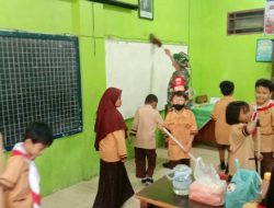Danramil 03 Serengan Ajak Guru dan Siswa Budayakan Kebersihan Lingkungan Sekolah