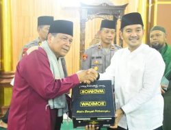 Walikota Tebingtinggi H Iman Irdian Saragih Berbuka Puasa Bersama Warga di Masjid Jami Nurul Mubin :Pentingnya Sinergi Kolaborasi Membangun Kota.