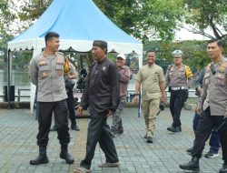 Ketua LAM R Kecamatan Rengat Ciptakan Sapta Pesona Di Taman Rekreasi Danau Raja .