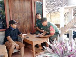 Babinsa Aktif Pendataan Keluarga Miskin, Berbasis Data Akurat di Rumah Ketua RT