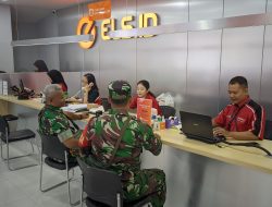 Tak Kenal Hari libur Babinsa Kratonan Tetap Komsos dengan Karyawan Toko Komputer