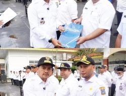 Walikota Tebingtinggi H Iman Irdian Saragih Serahkan 9 SK Plt Pejabat Struktural Pada Saat Apel Gabungan.