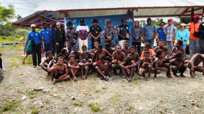 Lomba Renang Anak Nawaripi Digelar LAN Timika, Puluhan Peserta Ikuti Sosialisasi Anti-Narkoba