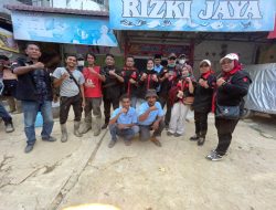 Adi Warman Lubis Pimpin Langsung Aksi Kemanusiaan, DPP TKN Kompas Nusantara Salurkan Ratusan Paket Bantuan ke Kuala Simpang