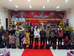 Hadiri Perayaan Natal ASN Pemko Tebingtinggi Tahun 2025,Walikota: Jangan Sekadar Seremoni Jadilah Pelopor Harmonisasi.