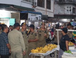 SEKDAKO TEBING TINGGI IMBAU PEDAGANG TEMPATI KIOS REVITALISASI PASAR INPRES