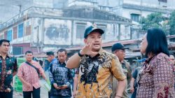 Walikota Tebingtinggi H Iman Irdian Saragih Tinjau Pasar Inpres Berita Tenggat Waktu Dua Hari Lengkapi Fasilitas Listrik dan Pasokan Air.