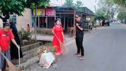 Camat Tebingtinggi Kota Sampaikan Informasi dan Edukasi Melalui Kegiatan Gotong Royong Bersih Bersih Lingkungan.