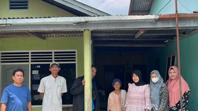 Jumat Barokah ASN Kelurahan Rantau Laban Berbagi Sembako Kepada Masyarakat Kurang Mampu.