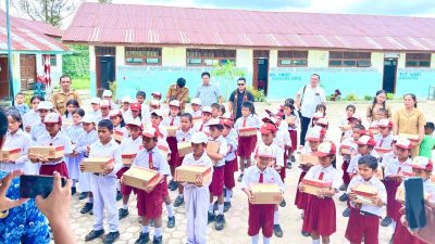 VIRAL Sepatu Robek: Bantuan Cepat Sabam Rajagukguk Hadirkan Haru di Samosir