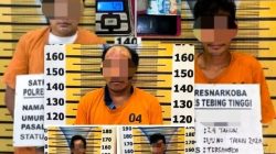 Gerebek Sarang Narkoba Satresnarkoba Polres Tebingtinggi Ringkus 5 Pelaku di Kelurahan Mentos.   