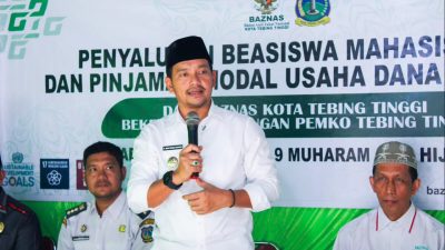 Sinergi Pemko Tebingtinggi dan Baznas, Walikota Serahkan Bantuan Beasiswa Mahasiswa dan Modal Usaha Tanpa Riba.