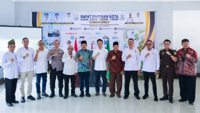 Walikota Tebingtinggi H Iman Irdian Saragih Buka Rakerda Kadin 2026, Tekankan Kolaborasi Atasi Tantangan Ekonomi Daerah.