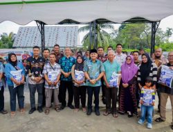 Pastikan Tepat Sasaran, Walikota Tebingtinggi H Iman Irdian Saragih Tinjau Penyaluran Bantuan Beras Tahap Pertama.   