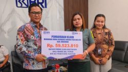 BRI Cabang Pematangsiantar Serahkan Santunan BRILife Rp153,52 Juta kepada Ahli Waris Nasabah