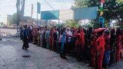 Semangat Pelajar SMK Kesehatan Ganda Husada Tebingtnggi Kibarkan Sang Merah Putih Rayakan HUT RI ke 81.