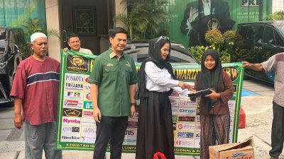Didampingi Camel Petir, Anggota DPR RI Tommy Kurniawan Ikut Berbagi Bersama Tim PJBW di Raden Saleh Jakarta Pusat