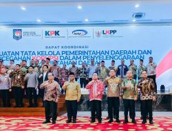 Walikota Tebingtinggi H Iman Irdian Saragih Tanda Tangani Komitmen Bersama Penguatan Tata Kelola Pemerintah Daerah dan Pencegahan Korupsi.