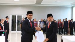 Walikota Tebingtinggi H Iman Irdian Saragih Lantik Direktur PDAM dan Kepala Sekolah,Tegaskan Jabatan Bukan Jaminan Selamanya. 