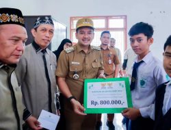 Walikota Tebingtinggi H Iman Irdian Saragih Hadiri Penyaluran Beasiswa Baznas Sumut,Minta Siswa Tetap Semangat Berprestasi.
