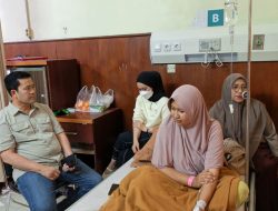 HAILI YOGA DAN RISNAWATI JENGUK BIDAN RAHMAYANTI DI MEDAN