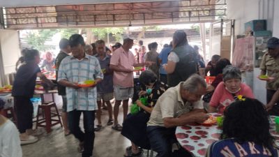 KISS Kembali Berbagi Makanan Bergizi untuk Lansia di Medan, Ketum Akiong: Kepedulian Tak Boleh Berhenti!