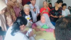 Masyarakat Kelurahan Sri Padang Antusias Beramai Ramai Urus IKD dan Cek Kesehatan.