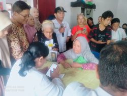 Masyarakat Kelurahan Sri Padang Antusias Beramai Ramai Urus IKD dan Cek Kesehatan.